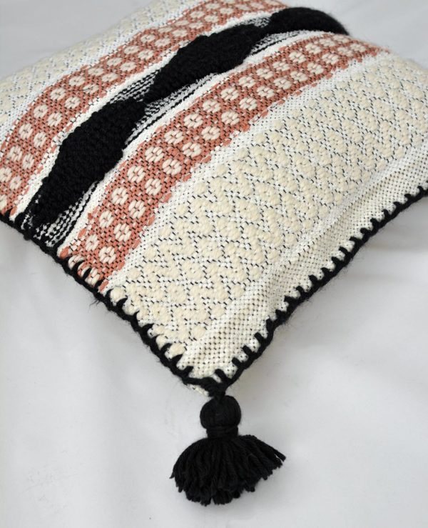 Kaamoskoivu-tyynynpäällinen, käsityönä valmistettu uniikkikappale Koivu-tyynysarjaa